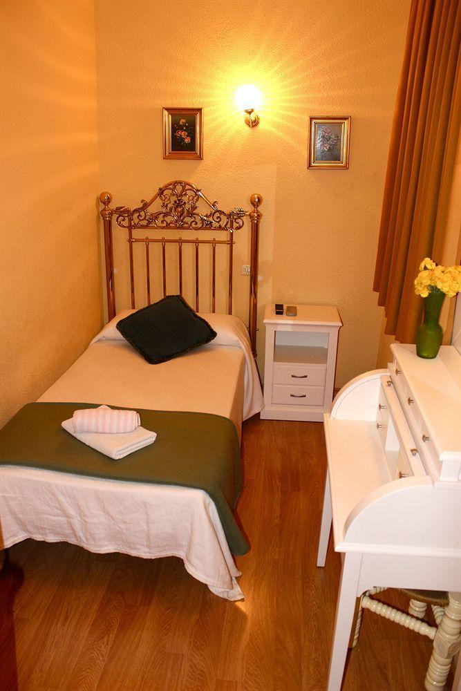 Hostal Montecarlo Madri Exterior foto