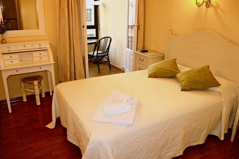 Hostal Montecarlo Madri Exterior foto