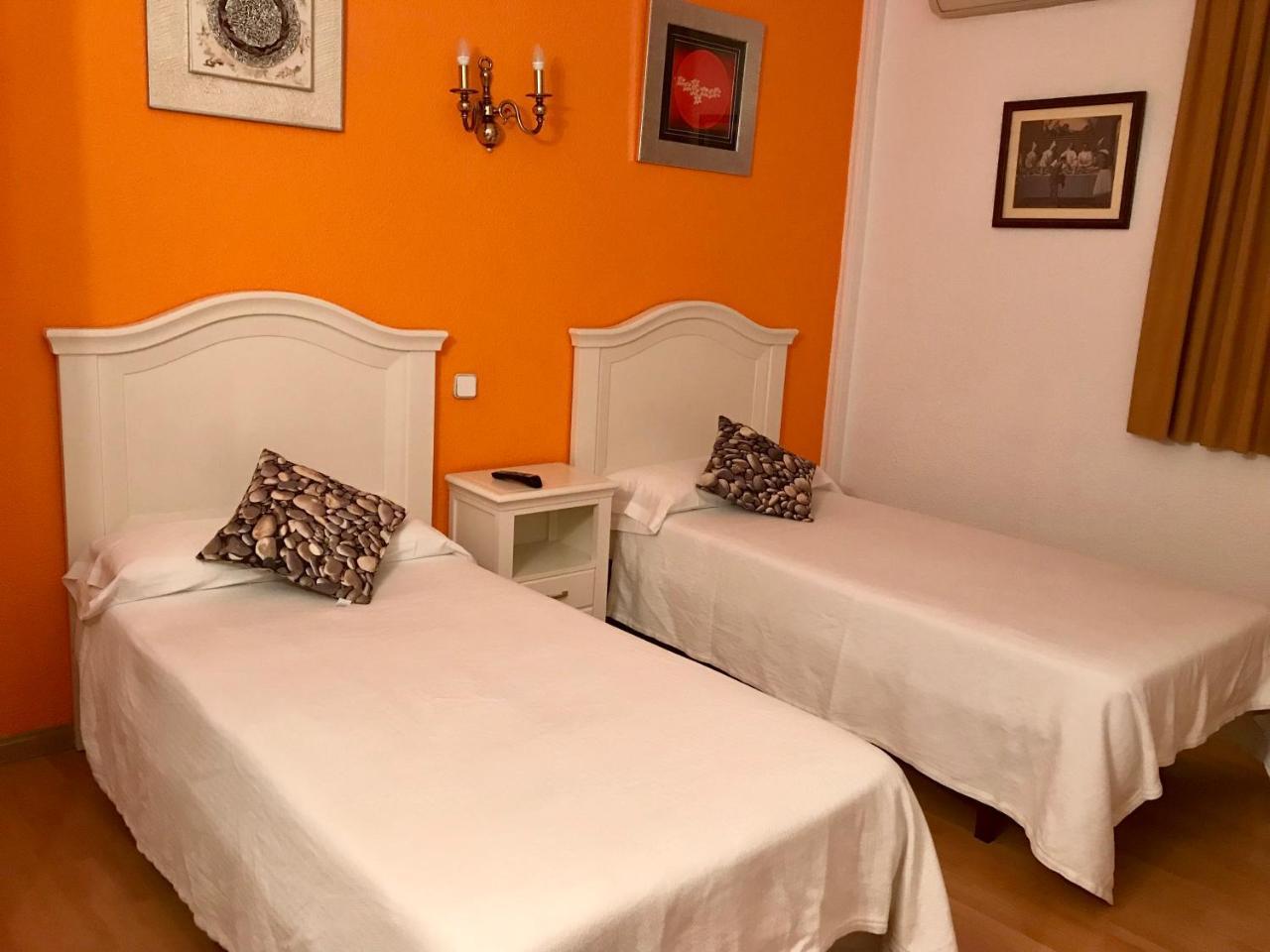 Hostal Montecarlo Madri Exterior foto